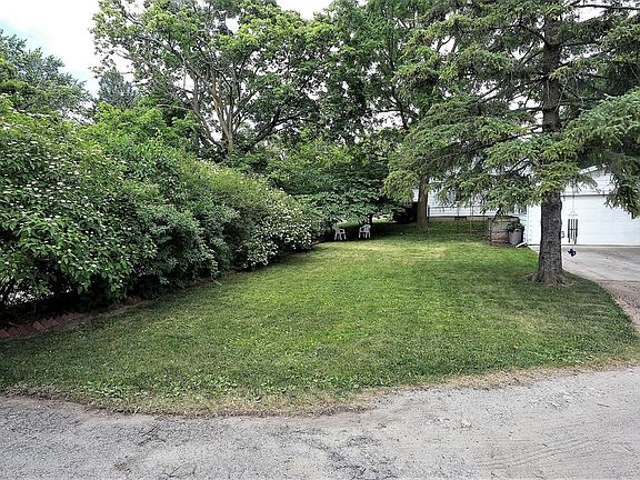 5th image of 40 N Mansfield St