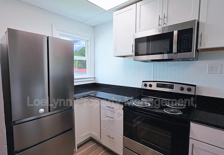 14210 Temple St — Photo 40