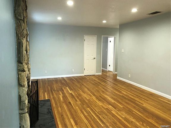 3rd image of 7419 Zelzah Ave