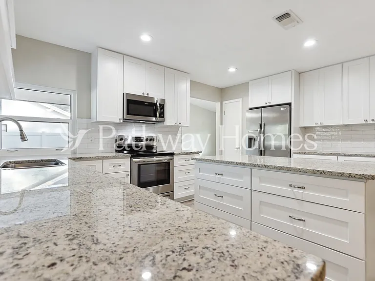 1935 Spanish Oaks Dr N — Photo 10
