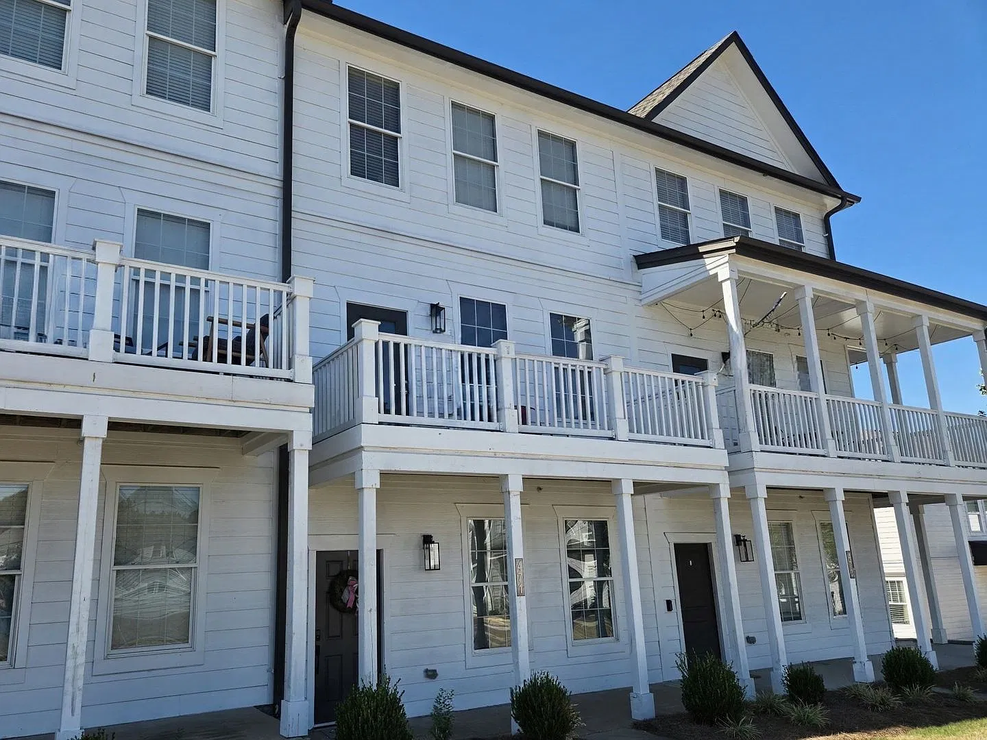 4BR/4BA For Rent — Photo 1