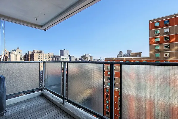 Sold by Corcoran | media 19