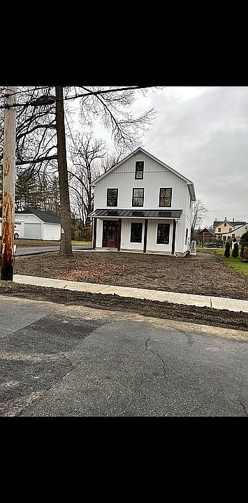 1st image of Railroad Ave #2