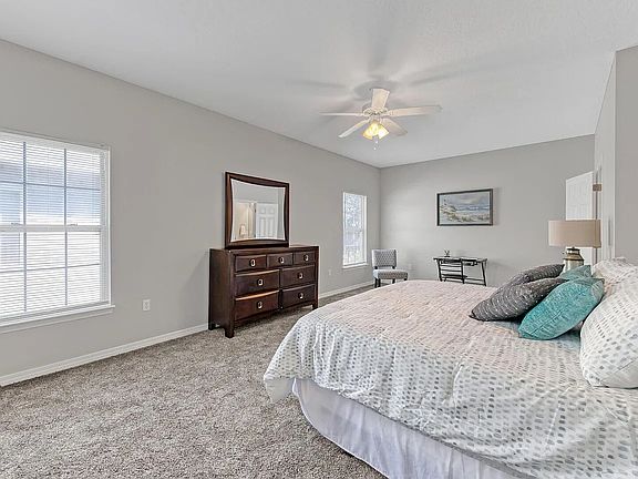 4th image of 771 Pine Aly