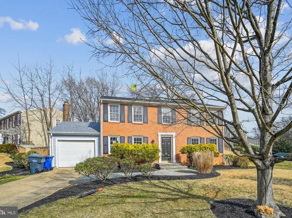 3307 Crest Haven Ct, Falls Church, VA 22042