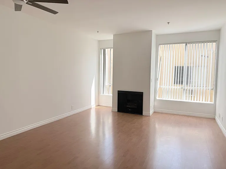 Perfectly situated 2 bedroom and 2 bathroom ! — Photo 18