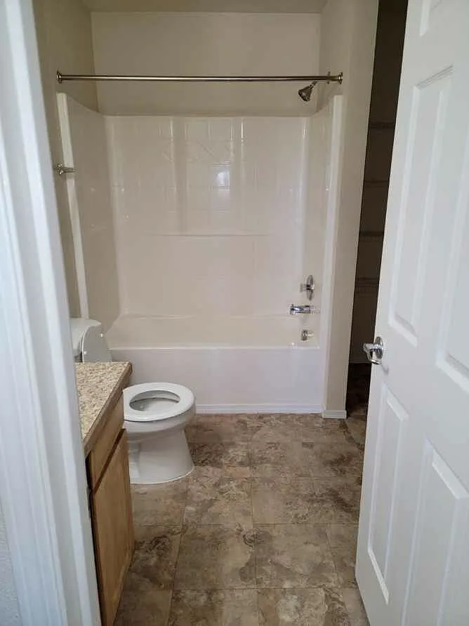 3 bed, 1444 sqft, $2,000 — Photo 4