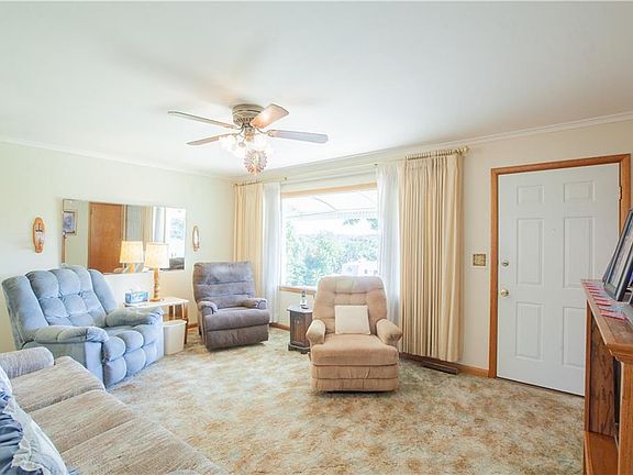 3rd image of 915 W Buddy St