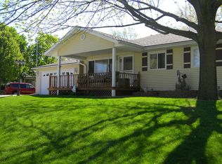 102 W Almond Dr, Washington, IL 61571