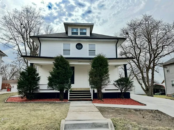 527 1st Ave W, Newton, IA 50208