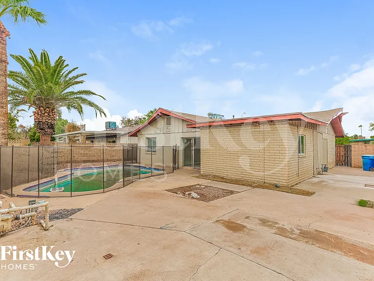 1619 E Campus Dr — Photo 15