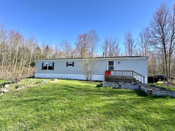 10 Bush Road, Clinton, ME 04927