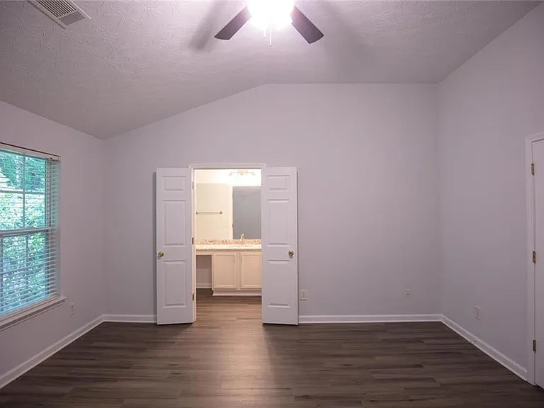 649 Kenridge Dr — Photo 18