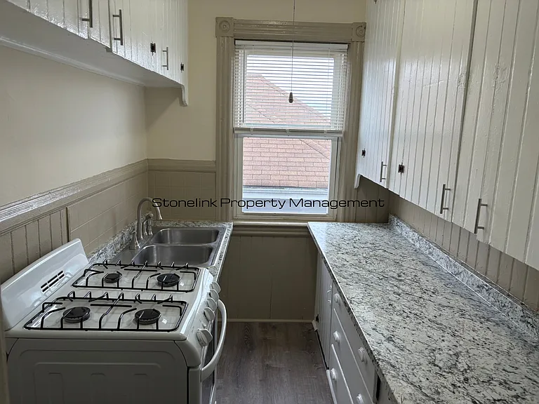 81 Fales St — Photo 2
