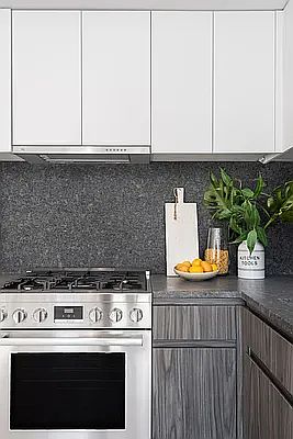4th image of 435 Tompkins Ave #701