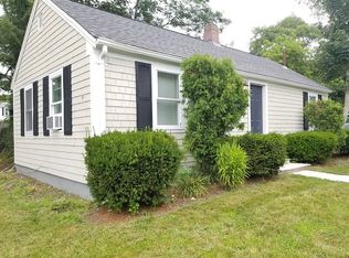 54 Oak Neck Rd, Hyannis, MA 02601