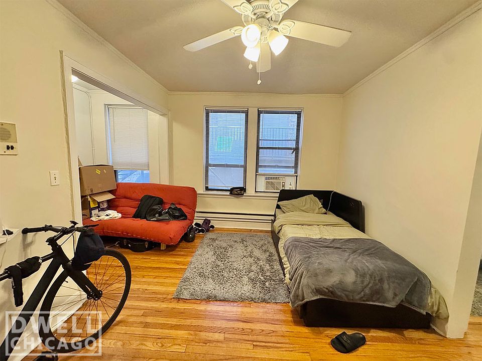 1st image of 3347 N Marshfield Ave #207