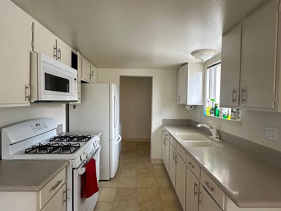 3rd image of 614 Atri Ct