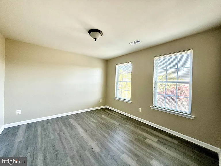 6002 Bush Ct — Photo 16