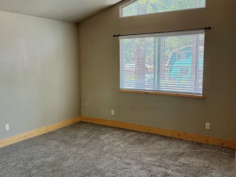 846 Modesto Ave — Photo 2