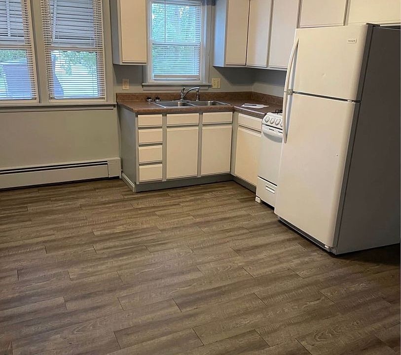 1st image of 2084 W 4th St #13