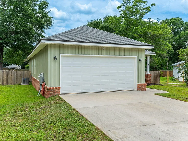 3168 Maple St — Photo 16