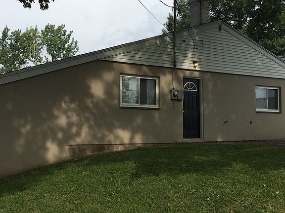 3rd image of 132 Murray Dr