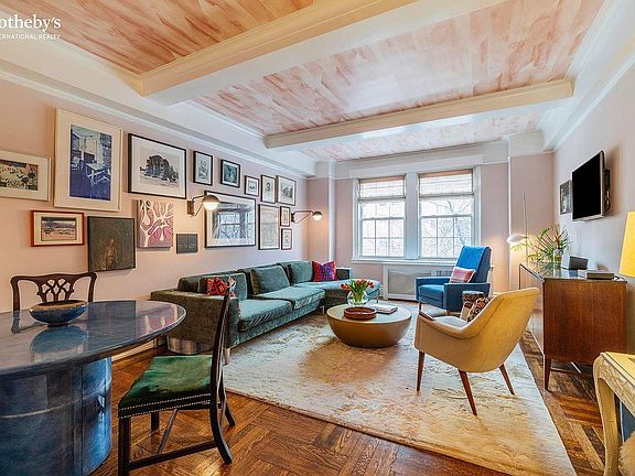 3rd image of 16 W 77th St #5E