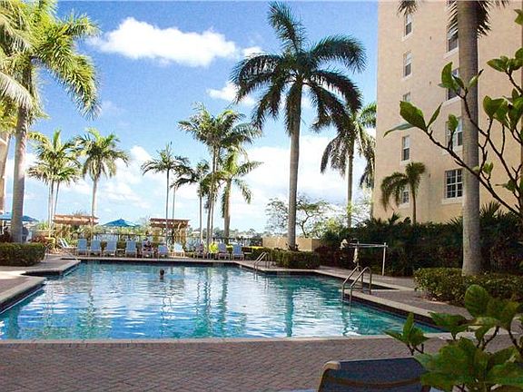 3rd image of 1801 N Flagler Dr APT 516