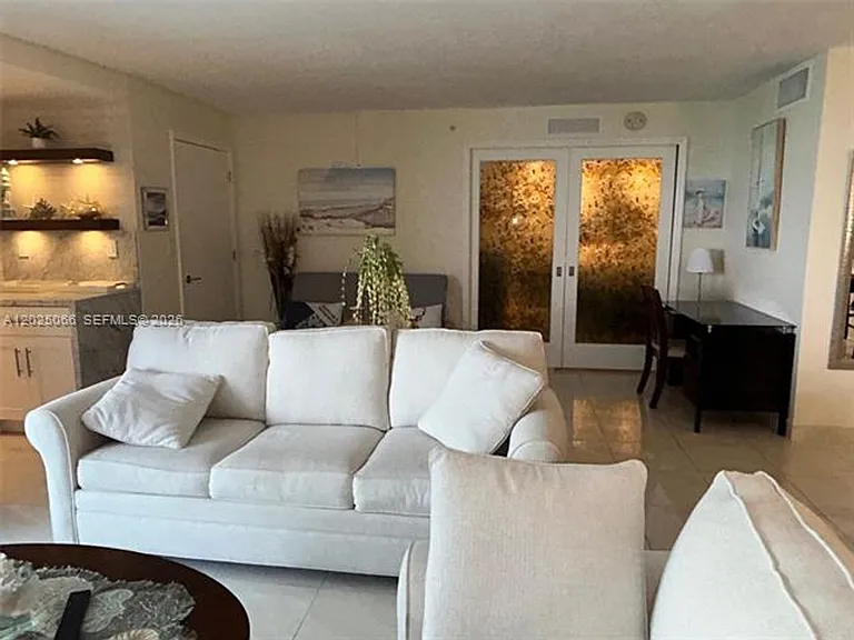 6917 Collins Ave #807 — Photo 18