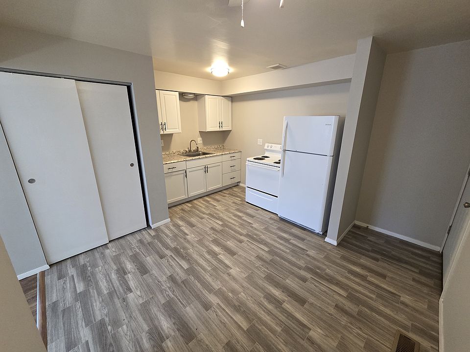 1st image of 1175 Bishop Dr APT B