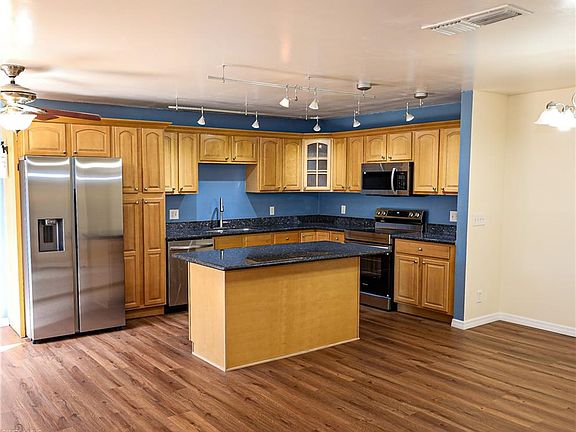 3rd image of 4053 Sandlewood LN #1