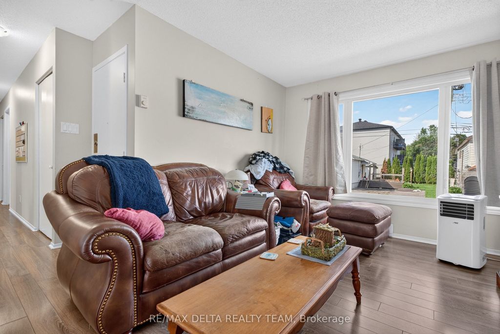 Apartment in Clarence-Rockland, Rockland - More