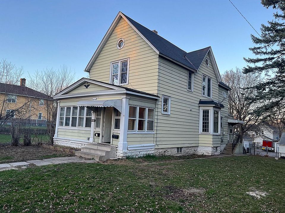 1st image of 2122 Dupont Ave N