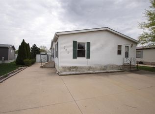 725 Elder Ln, Belvidere, IL 61008