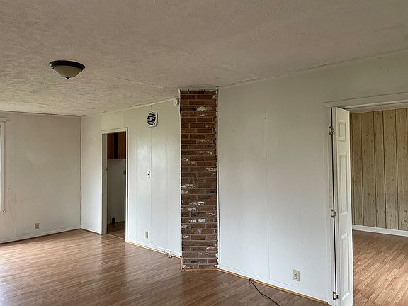 4th image of 127 A St