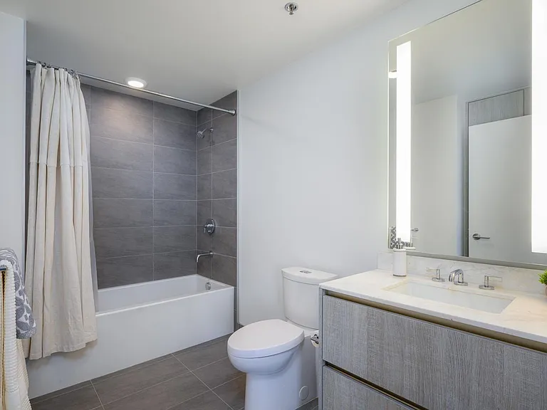 201 Folsom St #23F — Photo 11