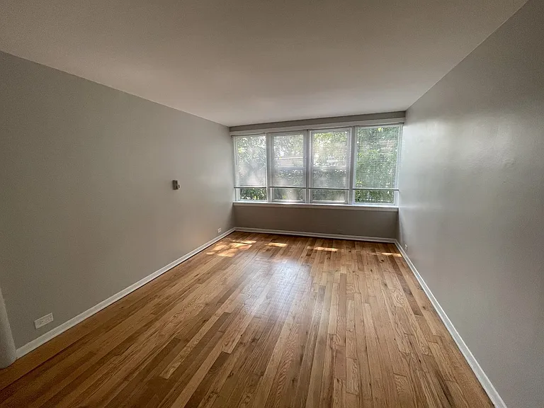 6107 N Cicero Ave — Photo 4