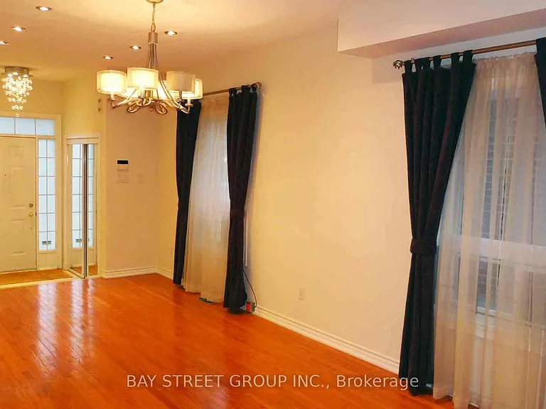 71 Ian Baron Ave — Photo 10