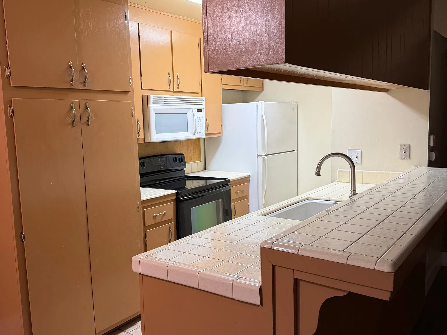 2 bed, 840 sqft, $1,575 — Photo 3