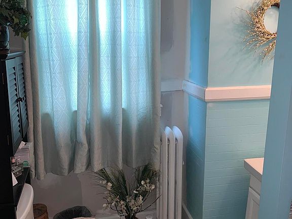 5th image of 83 E Bennett St