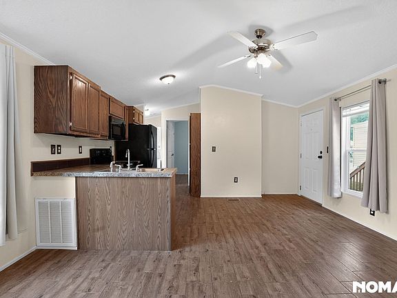 3rd image of 4206 Pine Ln