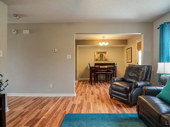 5th image of 105 Lawton Ln