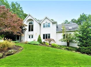 2 Alcott Ct, New City, NY 10956