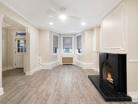 4th image of 405 Constitution Ave NE #B