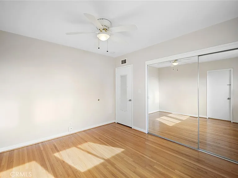 841 Irving — Photo 12