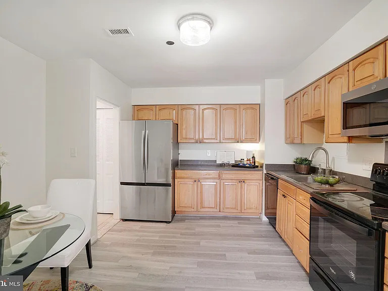 3713 George Mason Dr #T5W — Photo 9