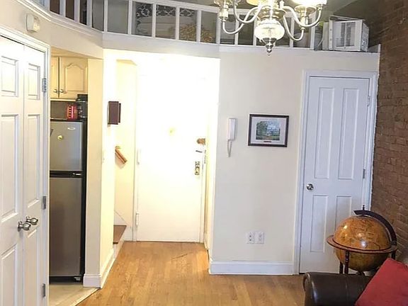 3rd image of 106 W 80th St APT 4R