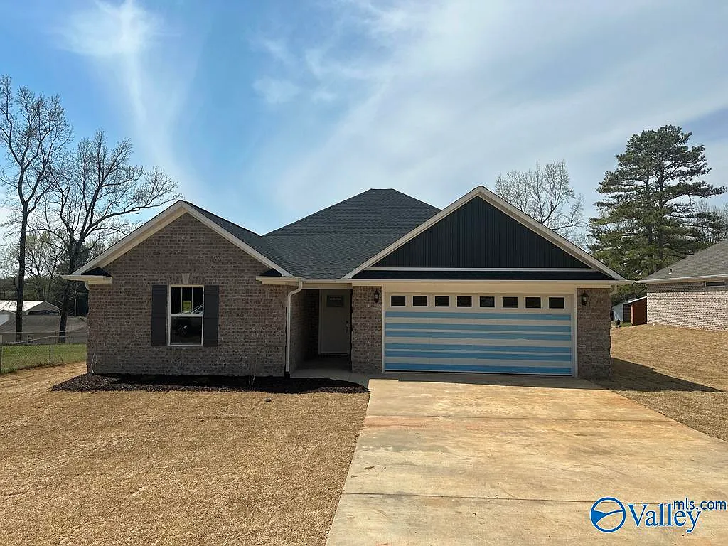 3 bed, 2.0 bath, 1690 sqft, $1,750 — Photo 1