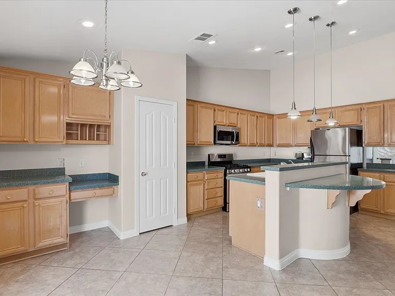 9041 Faversham Ct — Photo 4
